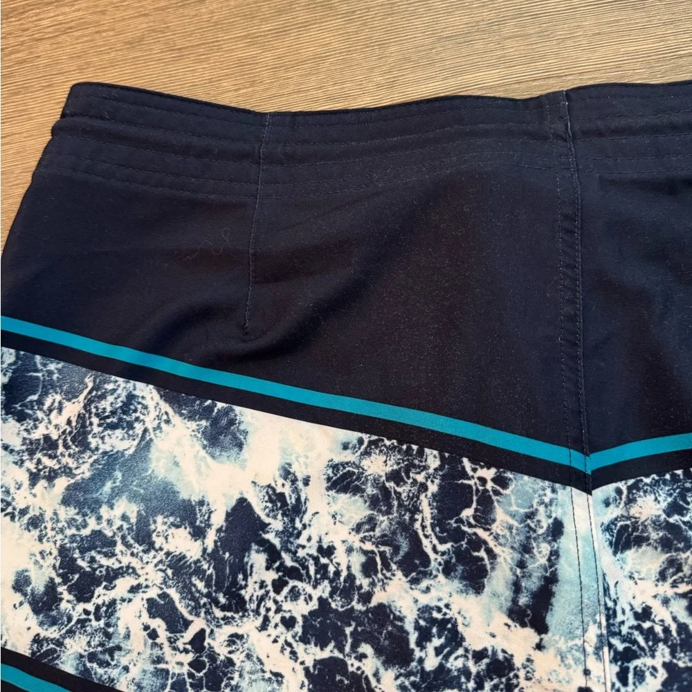 Old Navy Color-Blocked Built-In Flex Board Shorts Blue White Ocean Waves